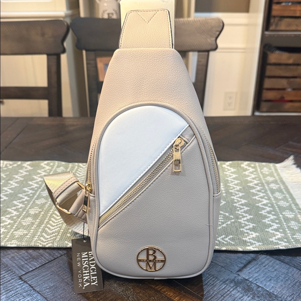 Badgley Mischka New York Sling Backpack Crossbody Chest Bag NWT‎